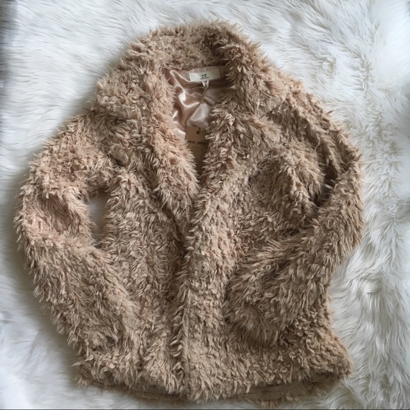 thread and supply fluffy jacket